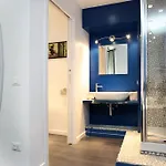 לינה וארוחת בוקר Services Borgo 2*